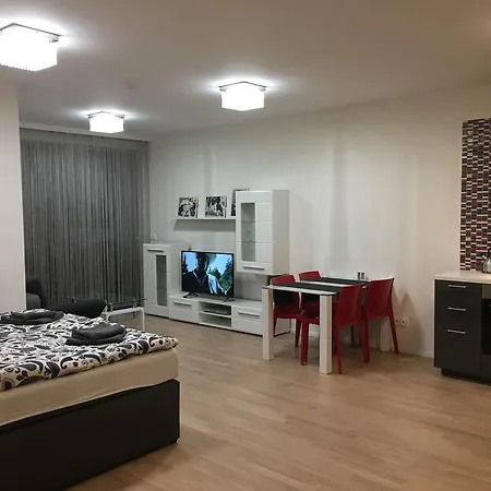 Apartman Bohemian Holiday Kobylisy Apartment *