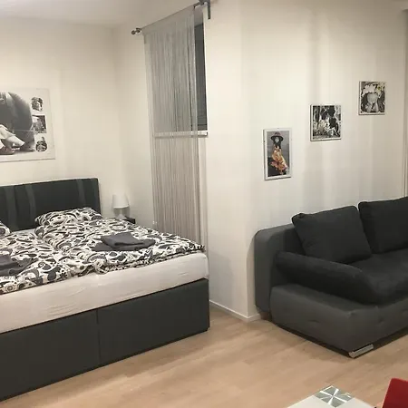 Apartman Bohemian Holiday Kobylisy Apartment *
