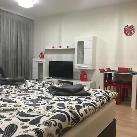 Apartman Bohemian Holiday Kobylisy Apartment *