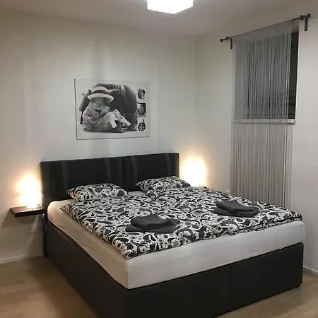 Appartamento Apartman Bohemian Holiday Kobylisy *